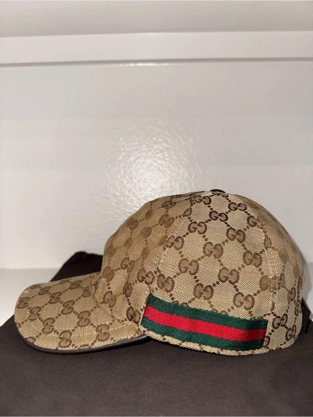 Gucci classic beige